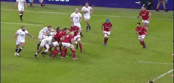 England Off 9 from the lineout.gif