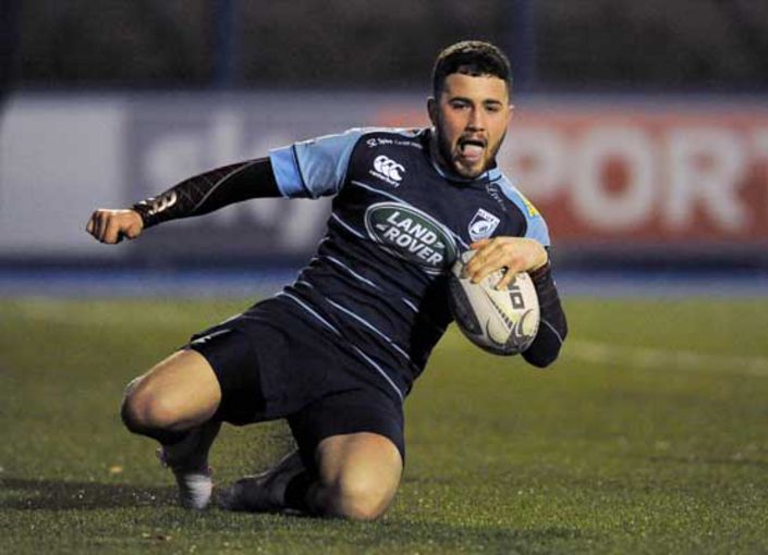 Aled Summerhill scores his side's first try 4/3/2017