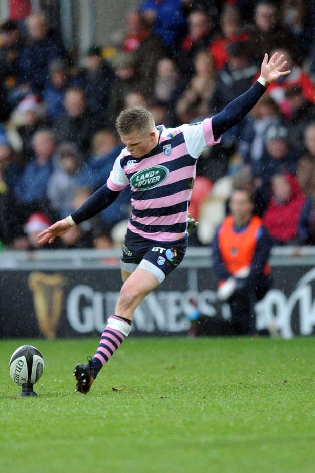 Gareth Anscombe Dragons 2