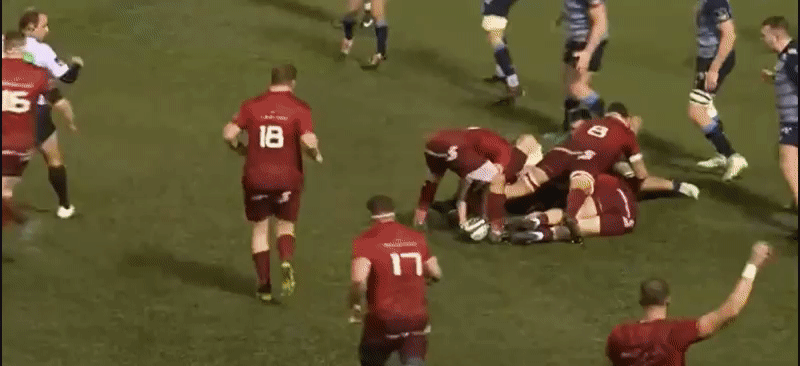 Munster 18 Josh Turnbull tackle